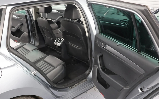 Skoda Superb cena 76400 przebieg: 132000, rok produkcji 2018 z Dolsk małe 232